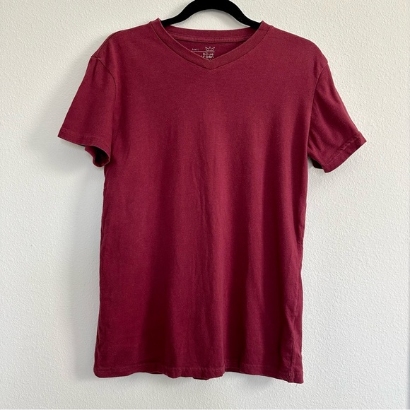 Maroon V-Neck - Picture 2 of 4